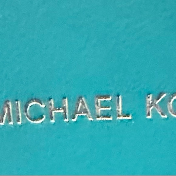 Michael Kors Blakely Medium Turquoise Leather Bucket Bag/Crossbody - Picture 2 of 8